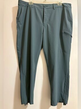 Eddie Bauer Women’s Ripstop Crop Cargo Pants
